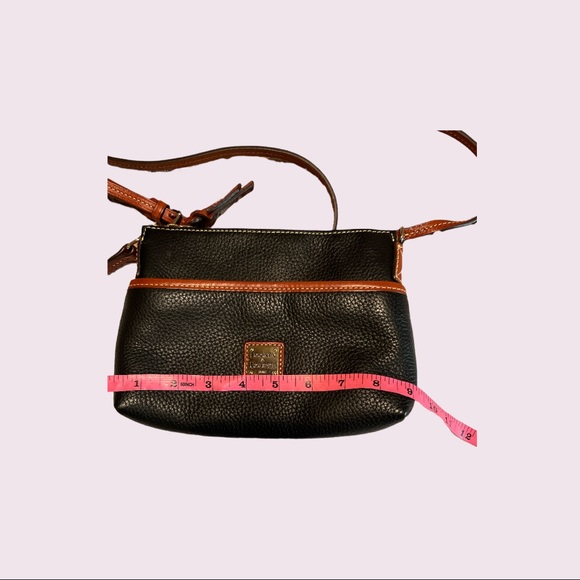 EUC Dooney & Bourke crossbody - Picture 2 of 9
